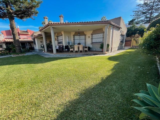 Garden of House or chalet for sale in Algeciras  with Air Conditioner, Heating and Private garden
