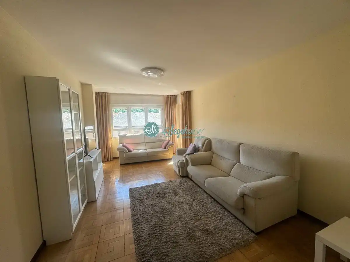 Sala d'estar de Pis en venda en Segovia amb Calefacció, Parquet i Terrassa