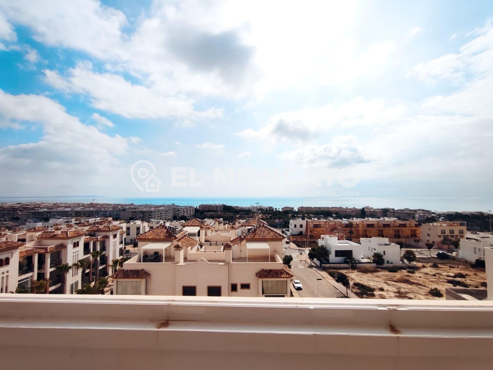 Exterior view of Attic for sale in Guardamar del Segura  with Air Conditioner, Heating and Private garden