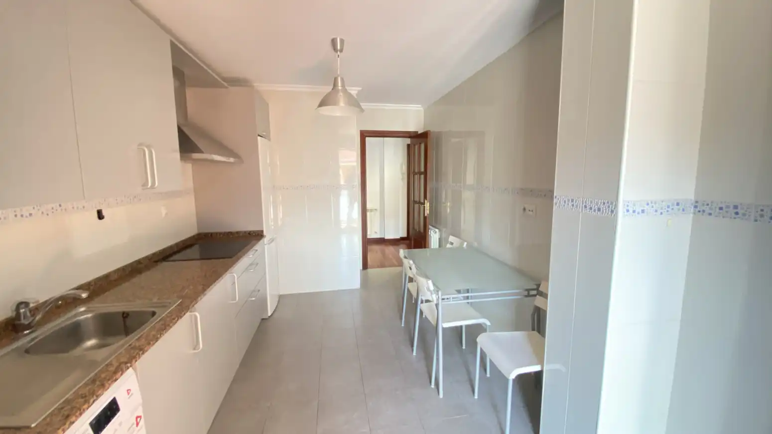 Cocina de Piso de alquiler en Entrambasaguas con Calefacción, Jardín privado y Terraza