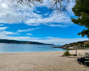 Außenansicht von Haus oder Chalet miete in Cangas  mit Privatgarten, Parkett und Terrasse