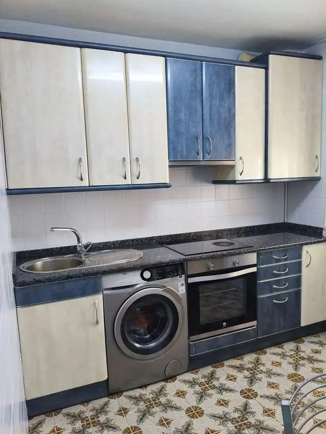 Cuina de Pis en venda en Burgos amb Calefacció i Moblat