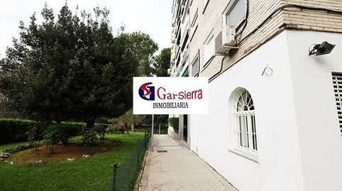 Foto 2 de Piso en venta en Apóstol Santiago, Madrid Capital