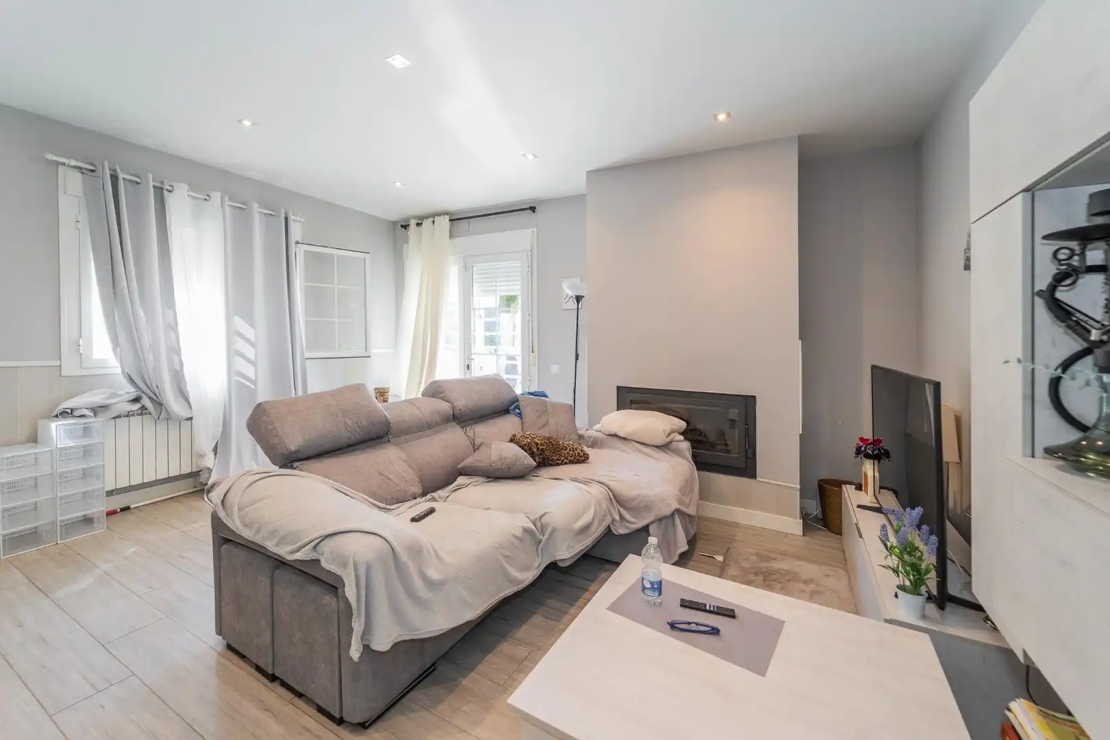 Sala de estar de Casa o chalet en venta en Olías del Rey con Aire acondicionado, Calefacción y Jardín privado