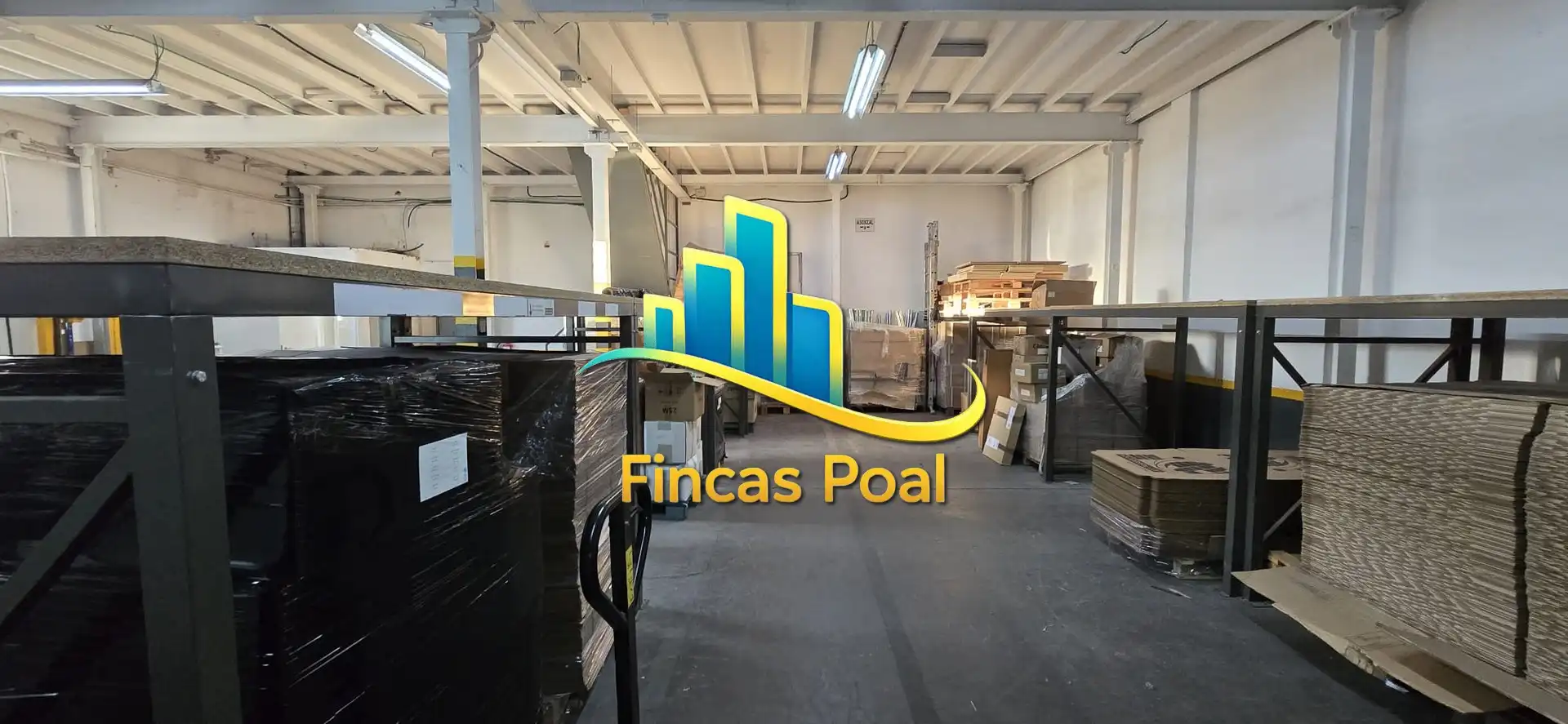 Piscina de Nave industrial en venta en Rubí