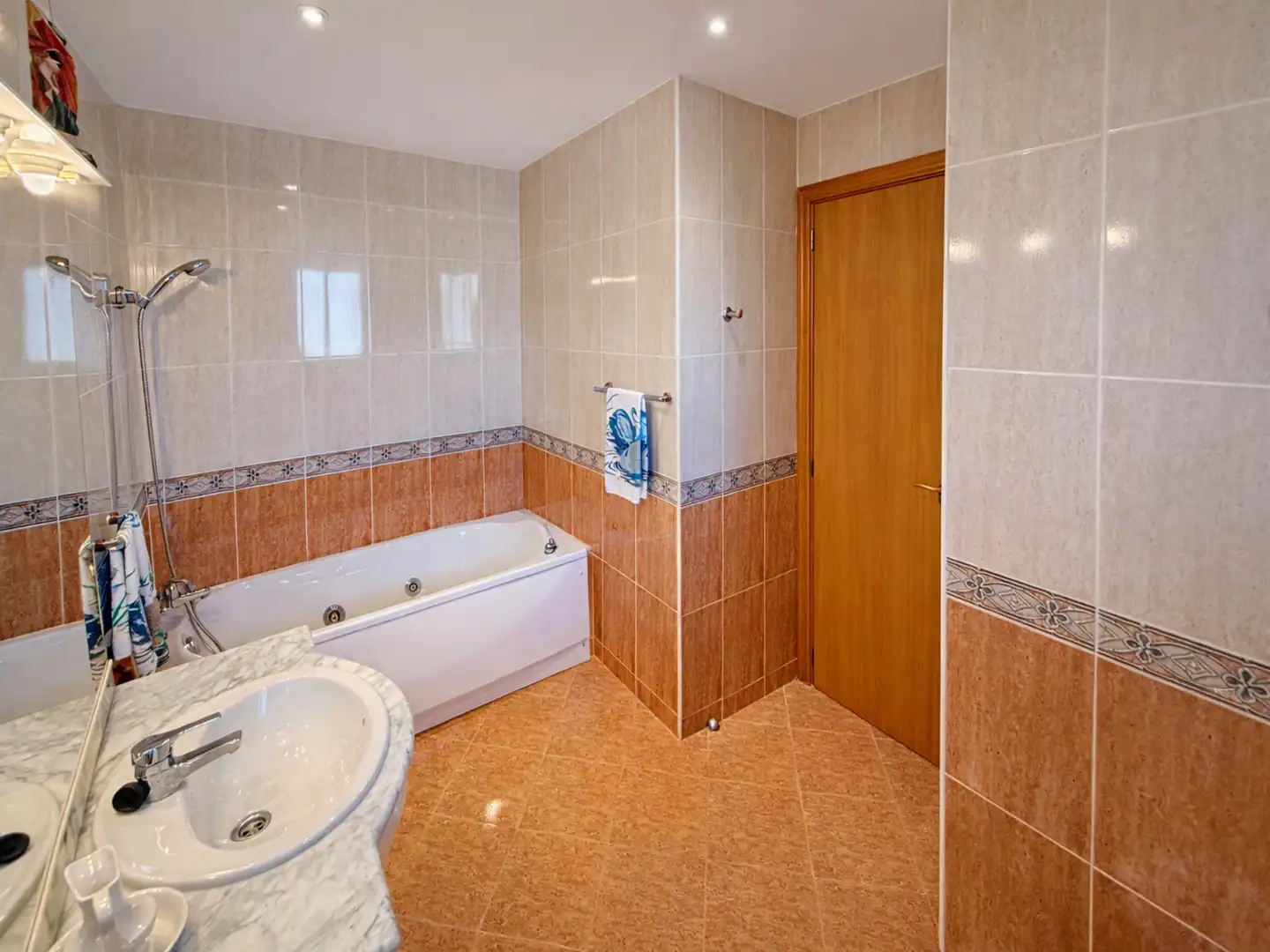 Casa aparellada amb terrassa en venda a Passatge Mare de Déu de Queralt, imagen 28