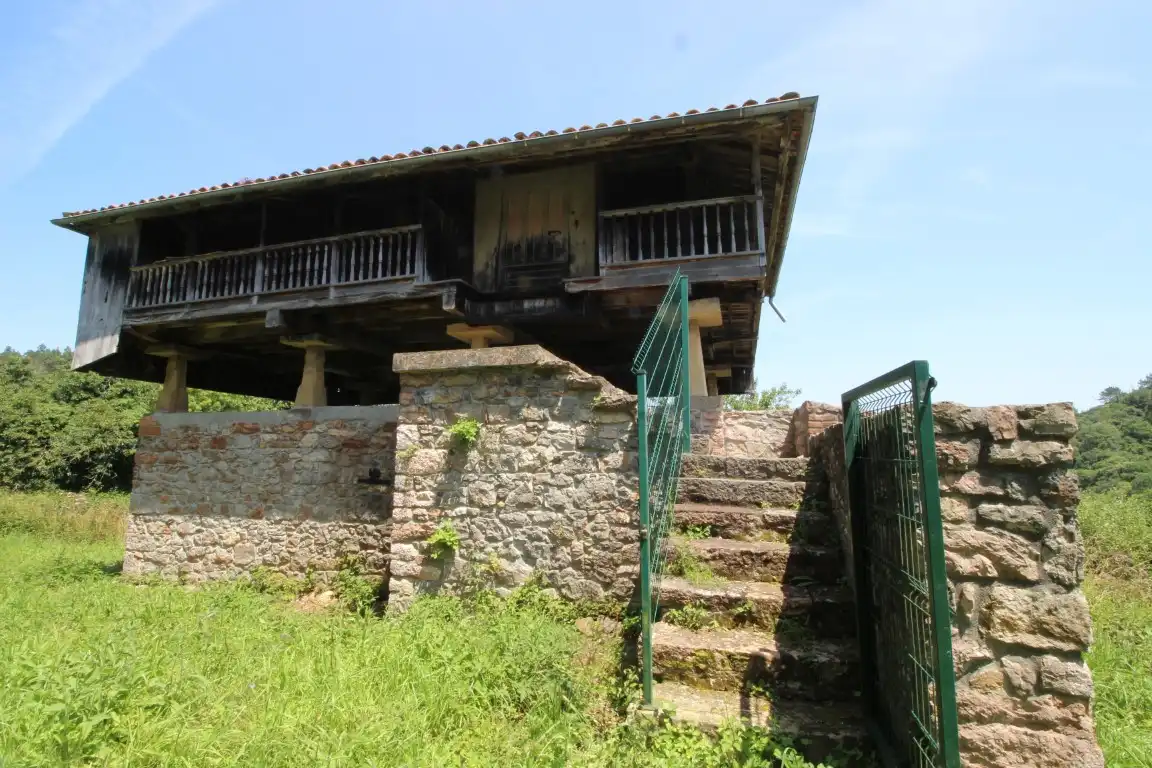 Außenansicht von Country house zum Verkauf in Castrillón mit Privatgarten und Balkon