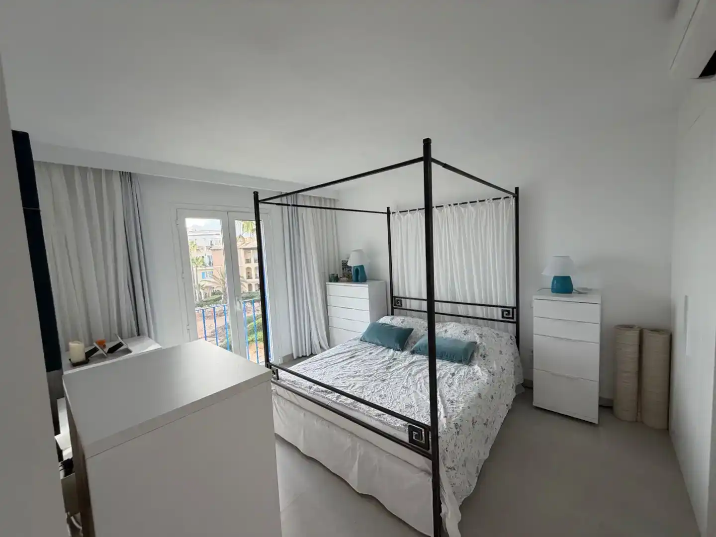 Habitación de Apartamento en venta en Artà con Aire acondicionado, Piscina y Amueblado