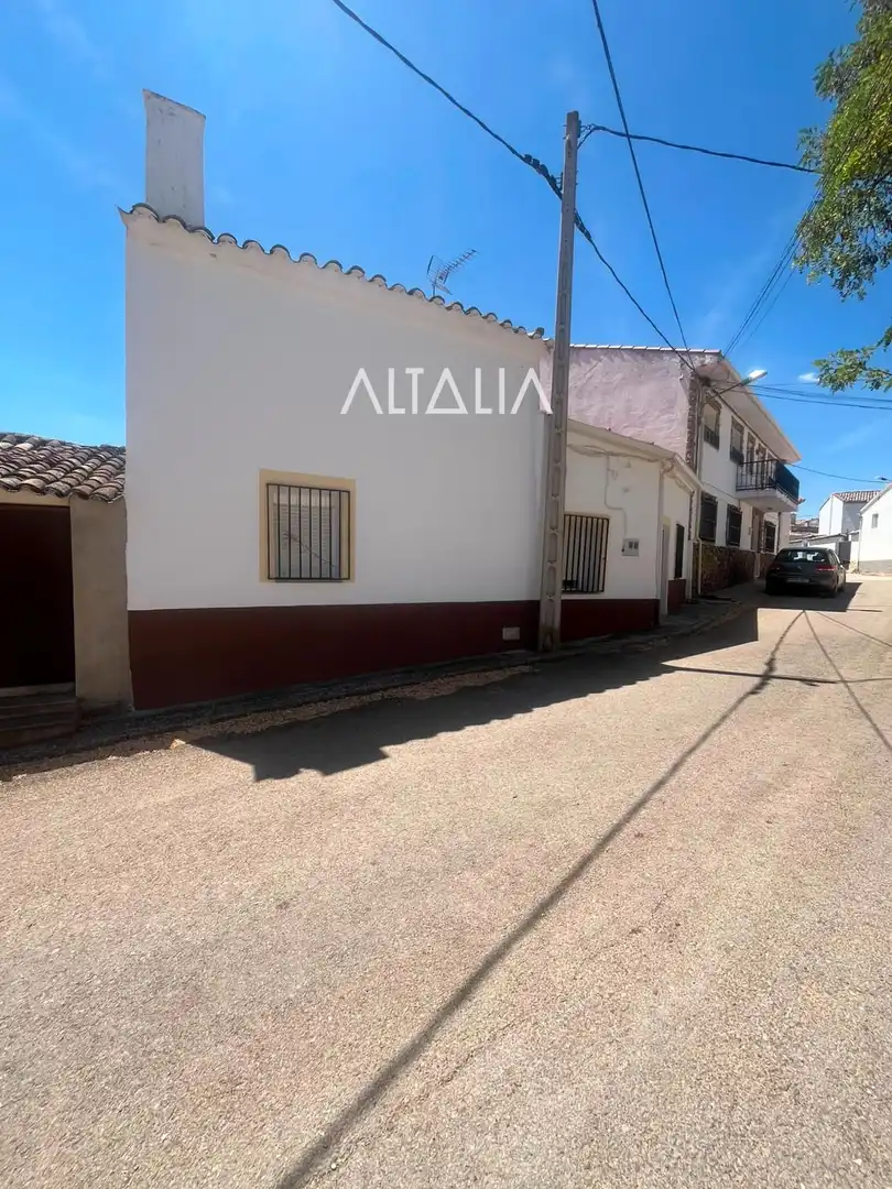 Vista exterior de Casa o chalet en venta en Torrejoncillo del Rey con Trastero