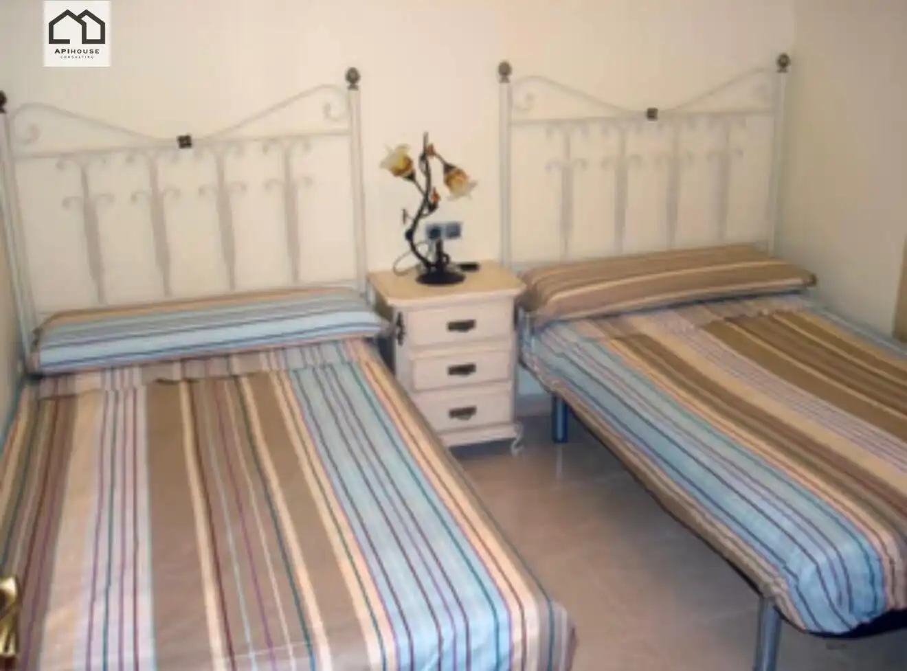 Habitación de Edificio en venta en Huesa