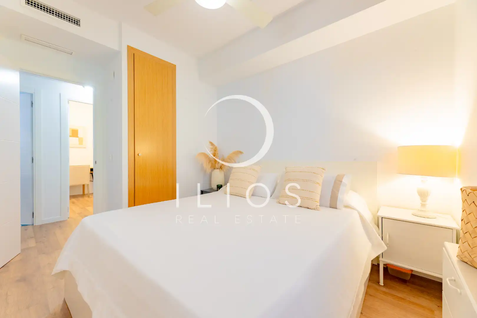 Schlafzimmer von Wohnung zum Verkauf in Chiva mit Klimaanlage, Parkett und Terrasse