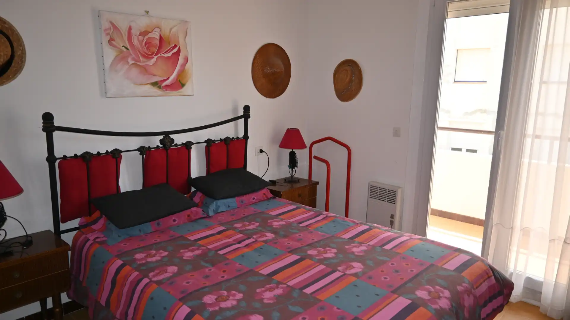 Schlafzimmer von Einfamilien-Reihenhaus zum Verkauf in L'Escala mit Möbliert