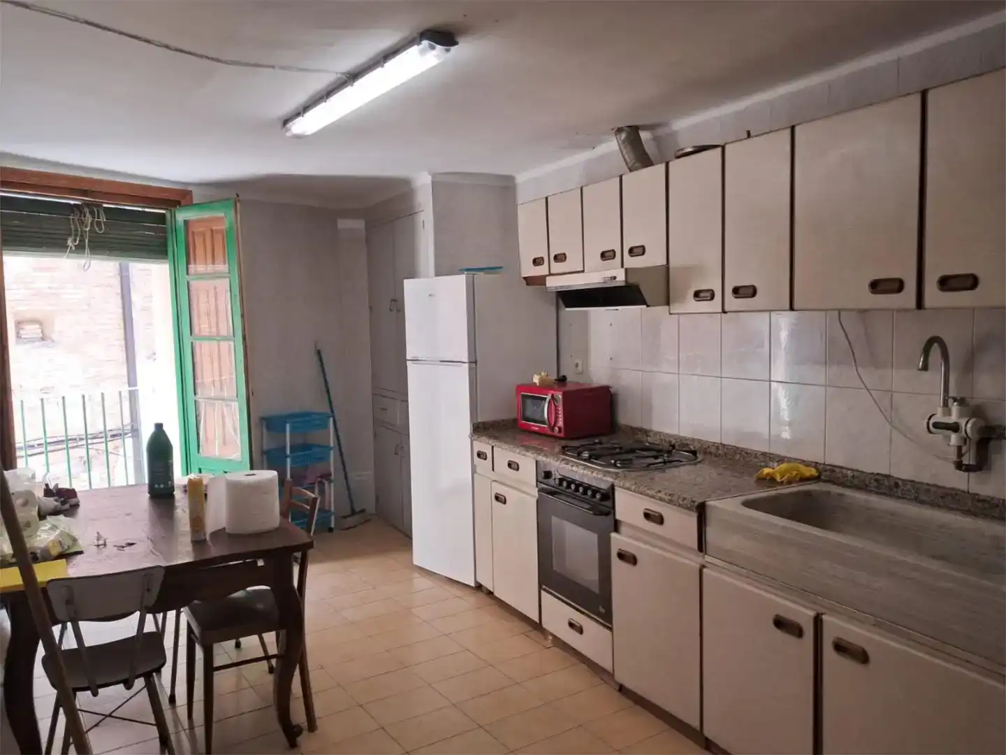 Cuina de Casa o xalet de lloguer en Magallón amb Jardí privat, Traster i Moblat