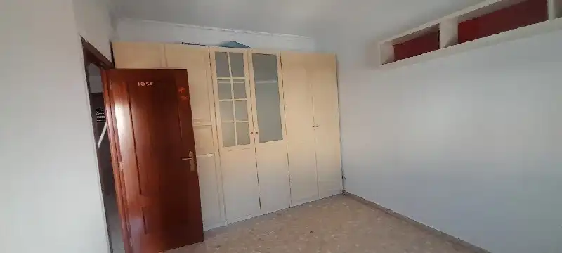 Habitación de Casa adosada en venta en Utrera