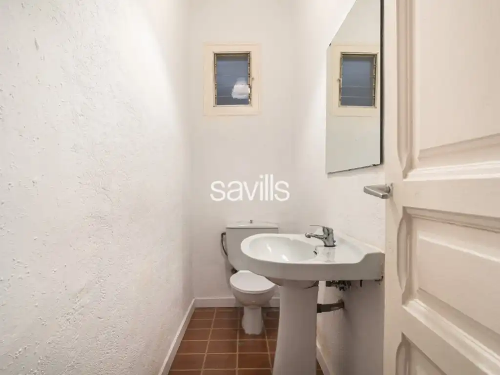 Badezimmer von Wohnungen zum Verkauf in Barcelona mit Möbliert und Balkon