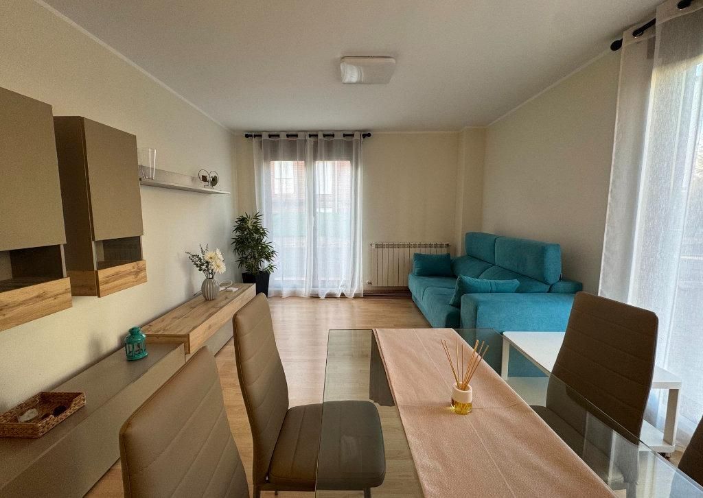 Living room of Flat for sale in Los Corrales de Buelna   with Heating, Private garden and Terrace