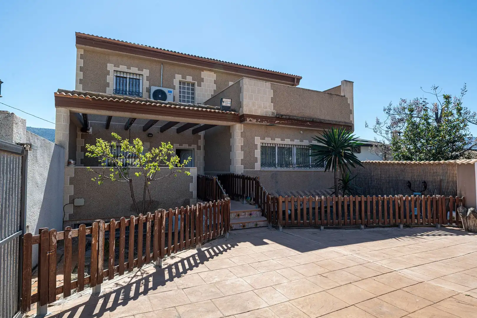 Vista exterior de Casa o xalet en venda en La Guardia de Jaén amb Terrassa