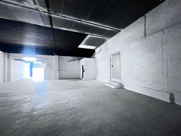 Local comercial en alquiler en Calle Raset