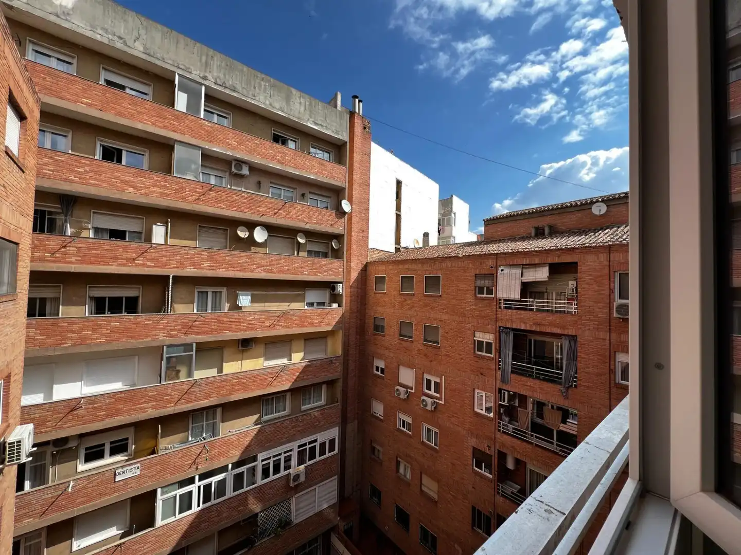 Außenansicht von Wohnung zur Miete in Granada mit Heizung und Möbliert