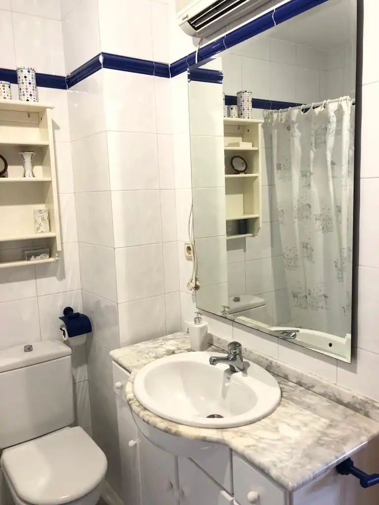 Badezimmer von Einfamilien-Reihenhaus zur Miete in Murcia mit Klimaanlage, Privatgarten und Abstellraum
