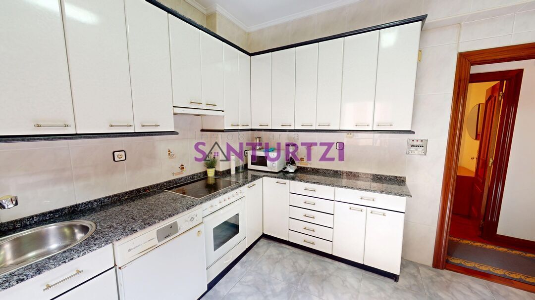 Kitchen of Flat for sale in Santurtzi   with Heating
