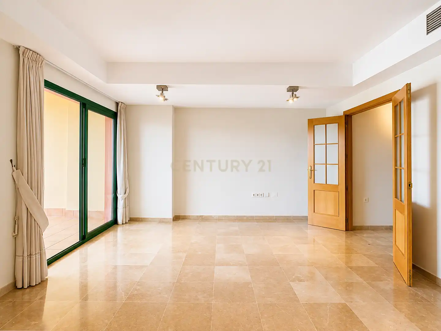 Apartamento con ascensor en venta en Calle las Dalias, Fuengirola, Spain, imagen 7