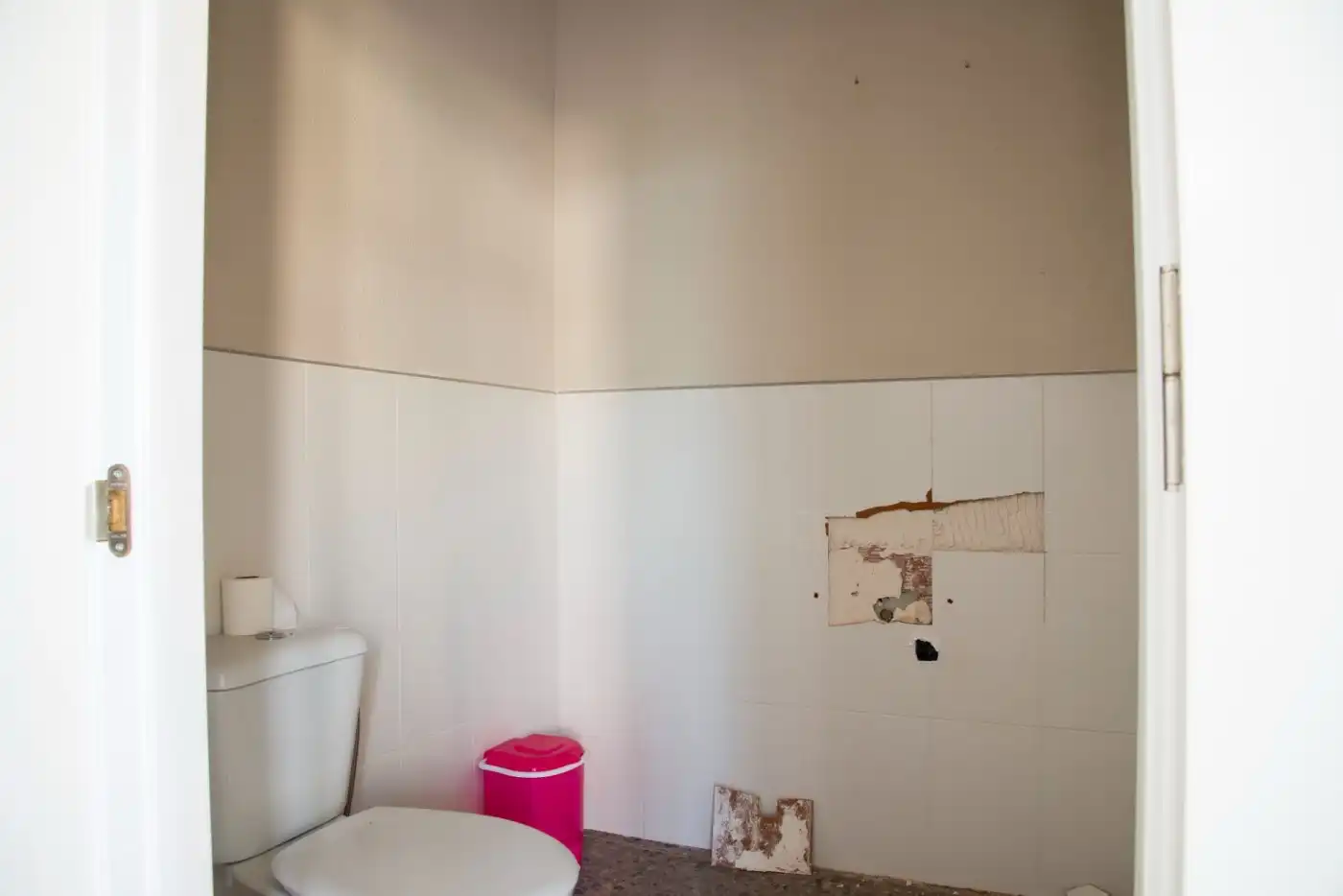 Bathroom of Commercial properties for sale in Benicasim / Benicàssim
