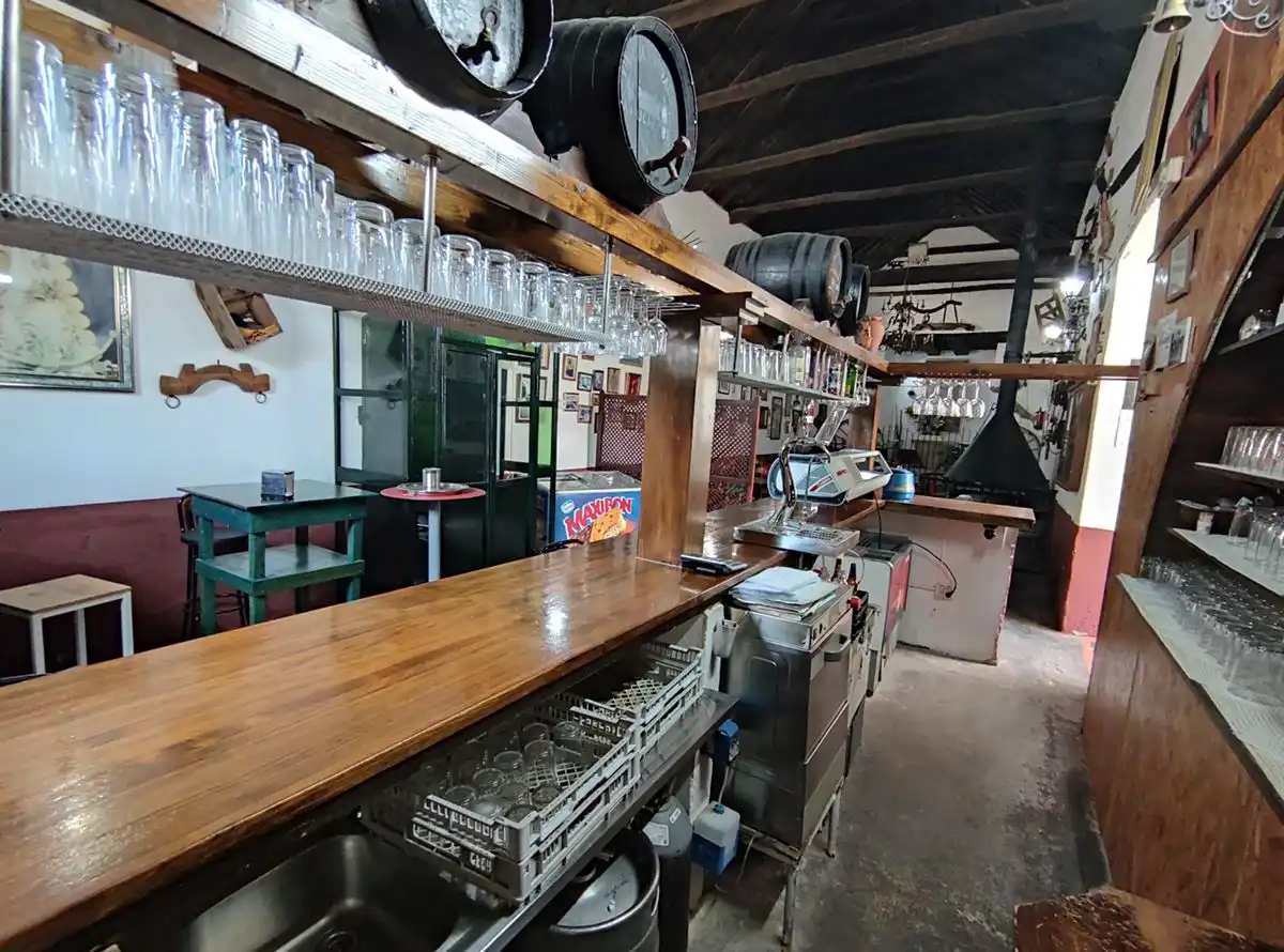 Commercial properties for rent in Palomares del Río  with Air Conditioner
