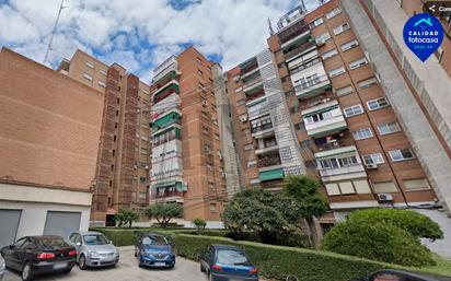Vista exterior de Pis en venda en Leganés amb Aire condicionat, Calefacció i Parquet