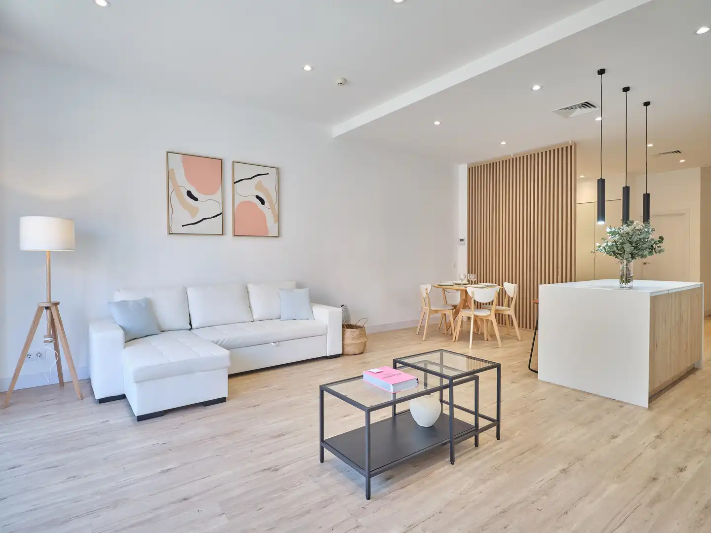 Living room of Apartments for rent in Madrid  with Air Conditioner, Parquet flooring and Furnished