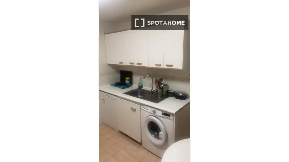 Cocina de Piso para compartir en Leganés con Aire acondicionado, Calefacción y Amueblado