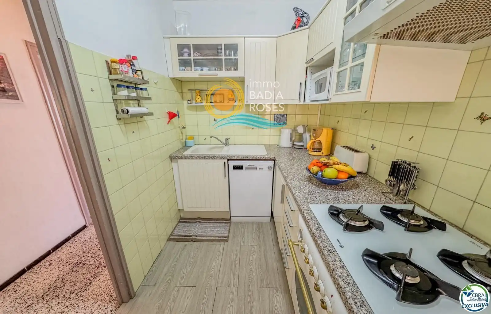 Cocina de Piso en venta en Roses con Calefacción, Terraza y Trastero