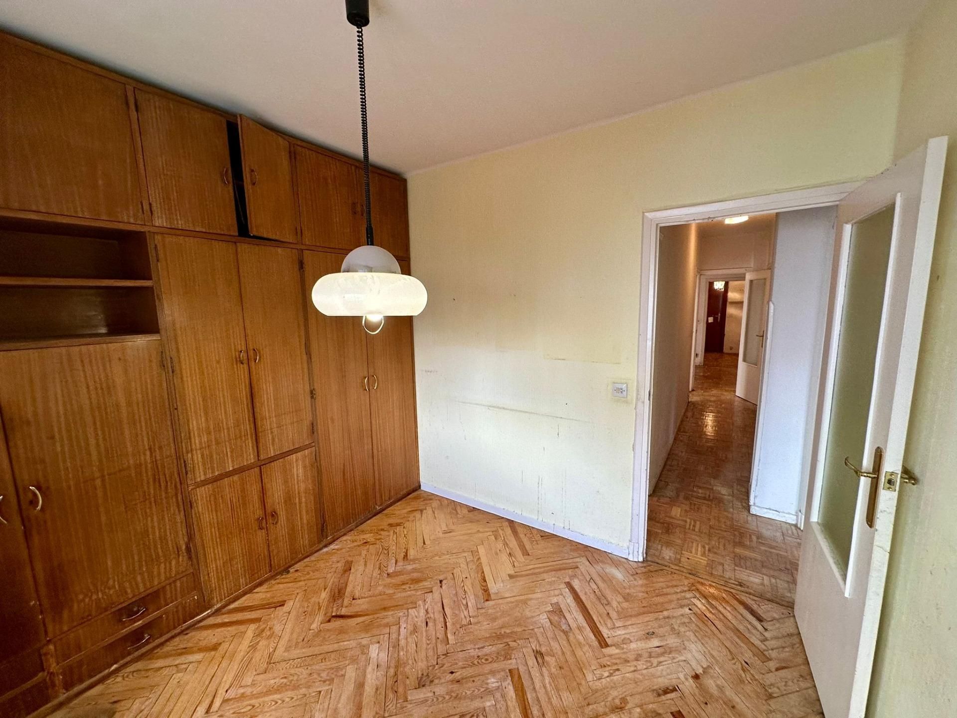 Flat for sale in Avenida REYES CATOLICOS, Los Vadillos - R. Sanitaria - Pozanos, Centro