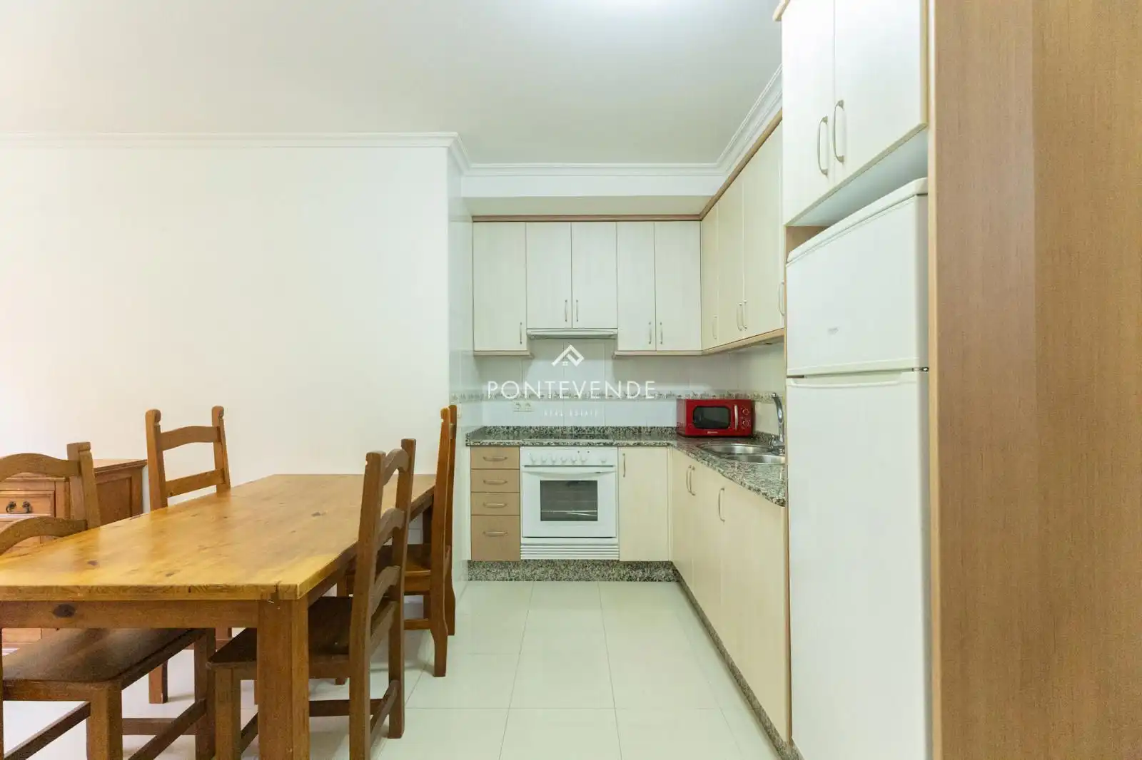 Cocina de Piso en venta en Poio con Terraza y Amueblado