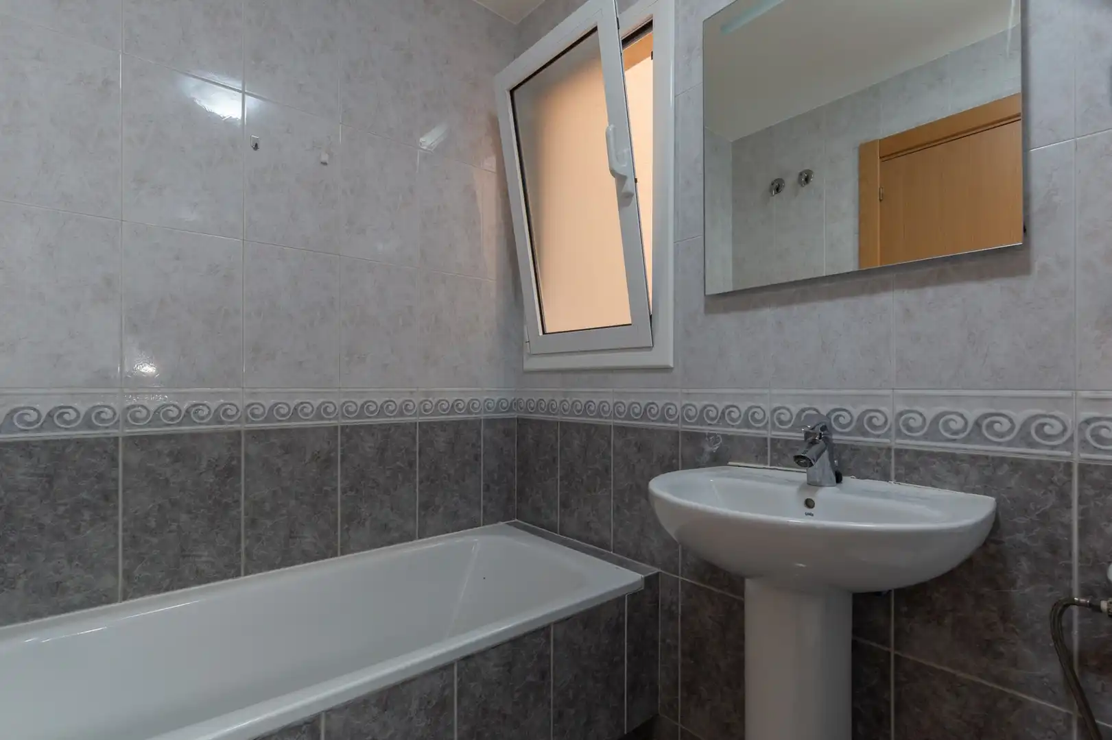 Bathroom of Duplexes for sale in Esplugues de Llobregat  with Heating and Terrace