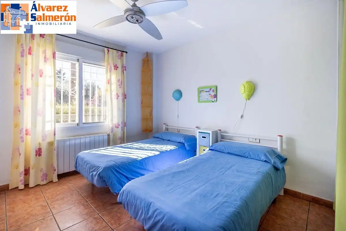 Detached house with pool for sale in Calle del Arache, imagen 18