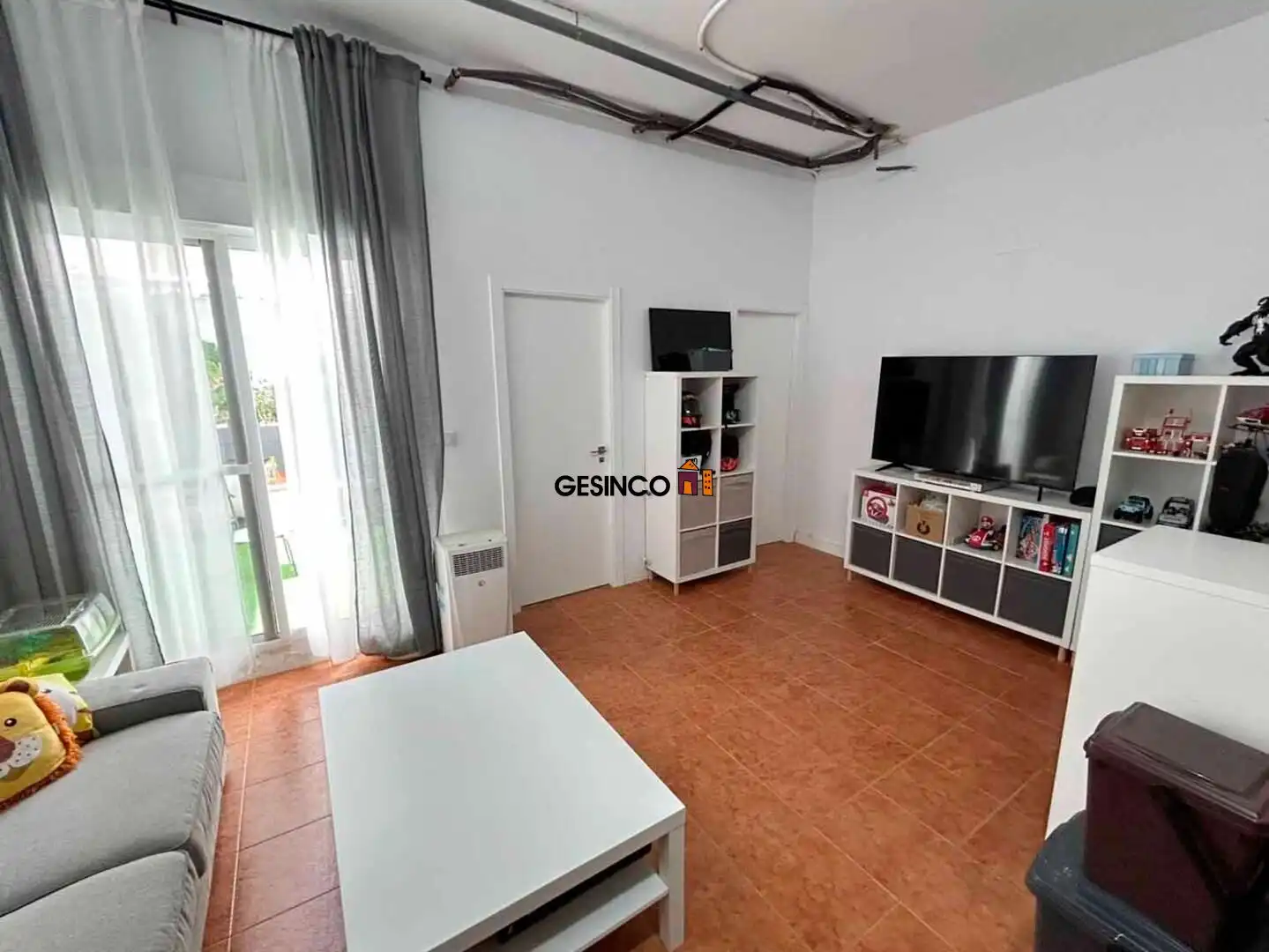 Sala de estar de Casa adosada en venta en Manuel con Aire acondicionado, Calefacción y Trastero