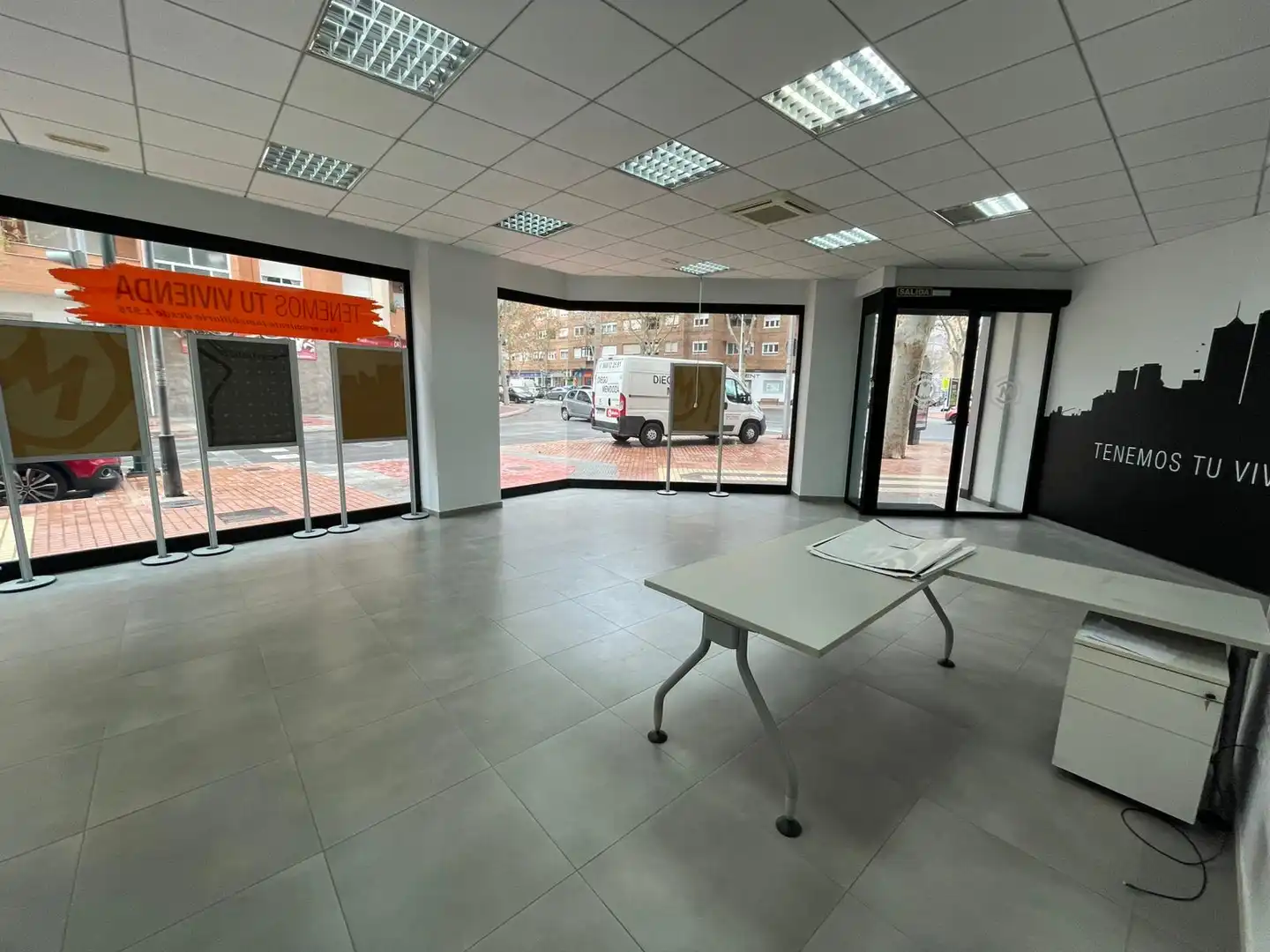 Office for rent in Cartagena  with Air Conditioner and Heating