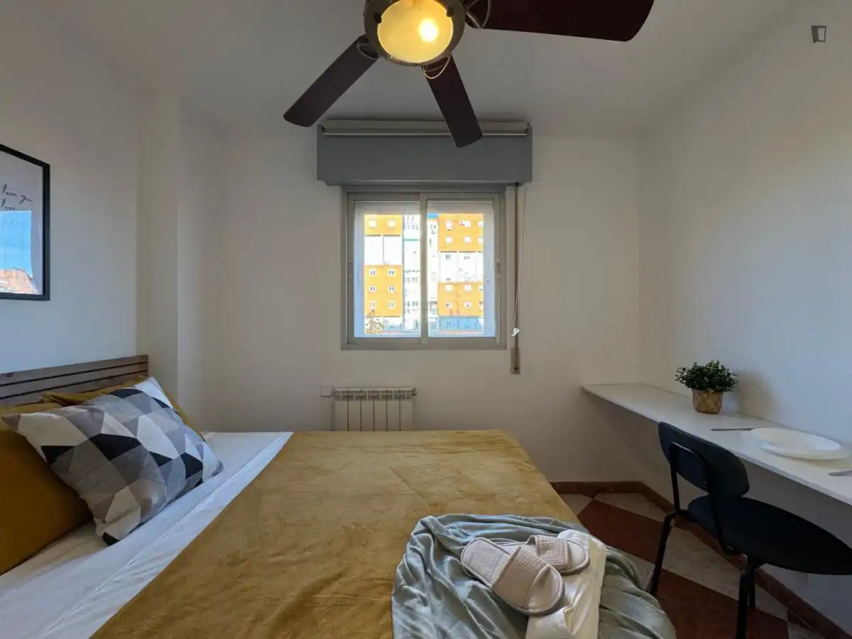 Room in Palomeras Sureste