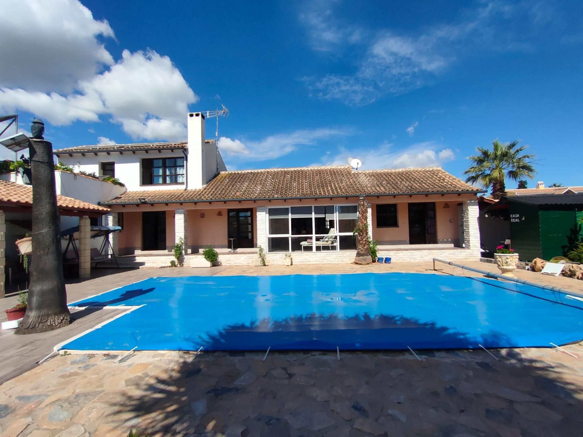 Piscina de Casa o xalet en venda en Orihuela amb Calefacció, Jardí privat i Terrassa