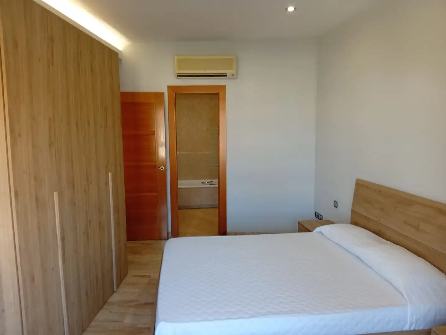 Bedroom of Flat for rent in Málaga  with Air Conditioner and Furnished