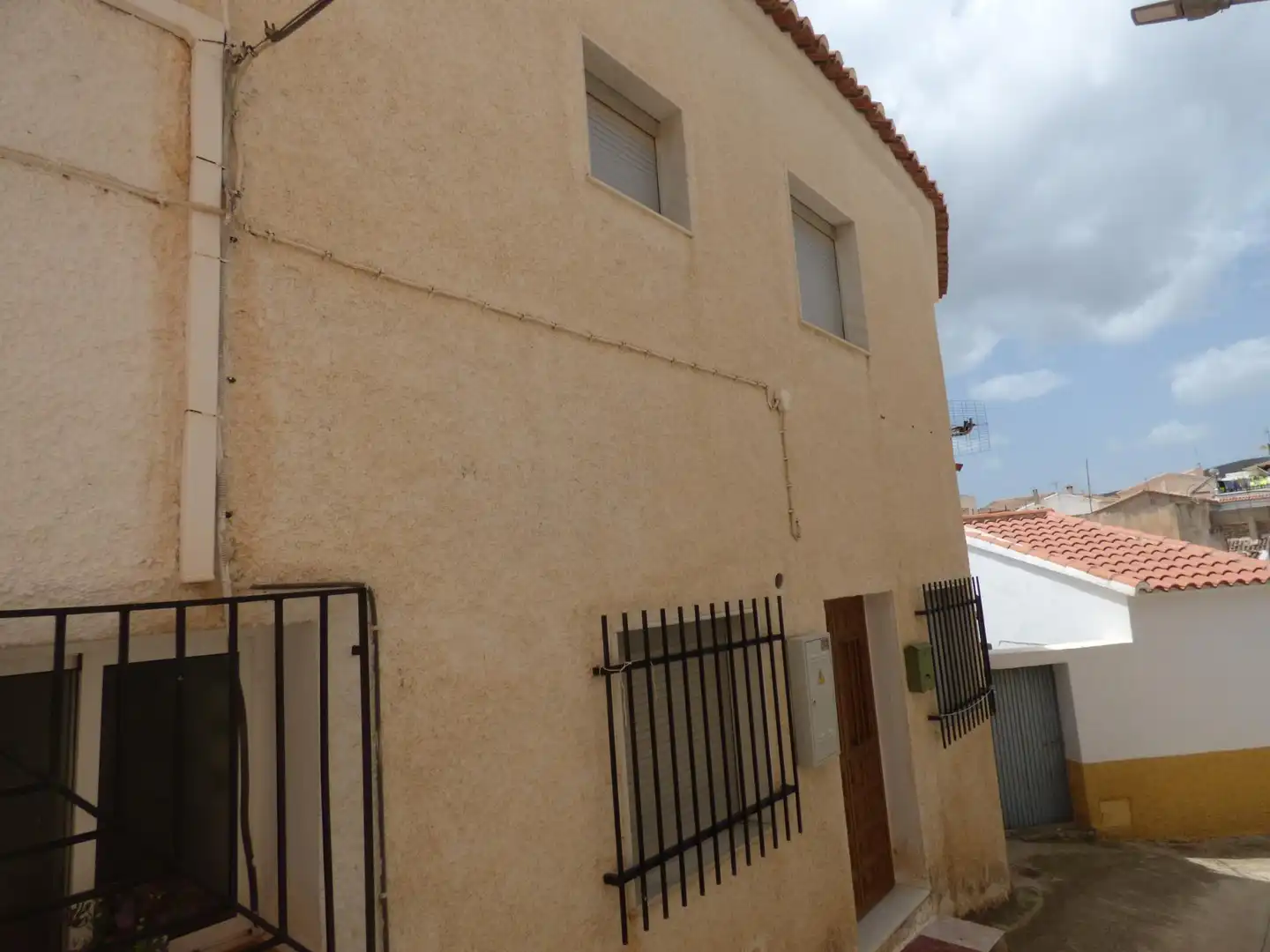 Exterior view of Houses for rent in Uleila del Campo