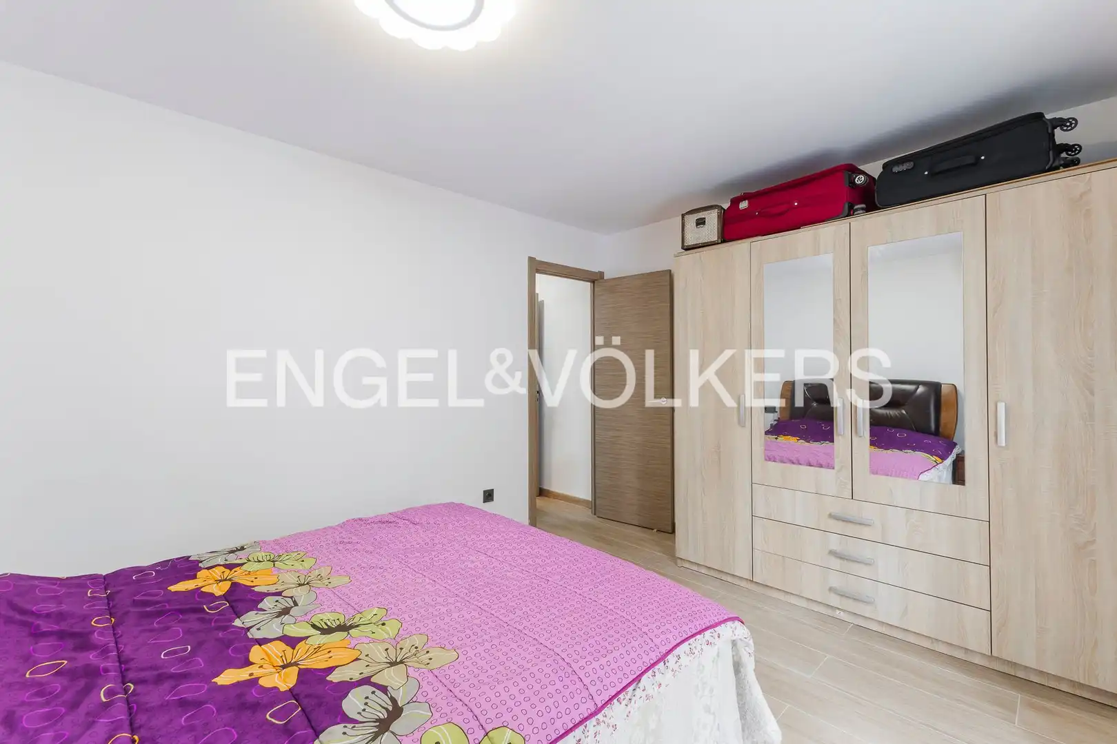 Dormitori de Casa o xalet en venda en Barcelona amb Aire condicionat, Calefacció i Terrassa