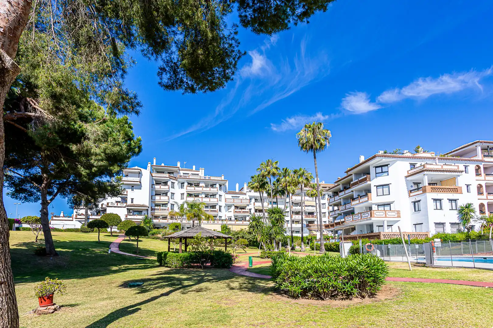 Vista exterior de Apartamento en venta en Mijas con Terraza, Piscina y Amueblado