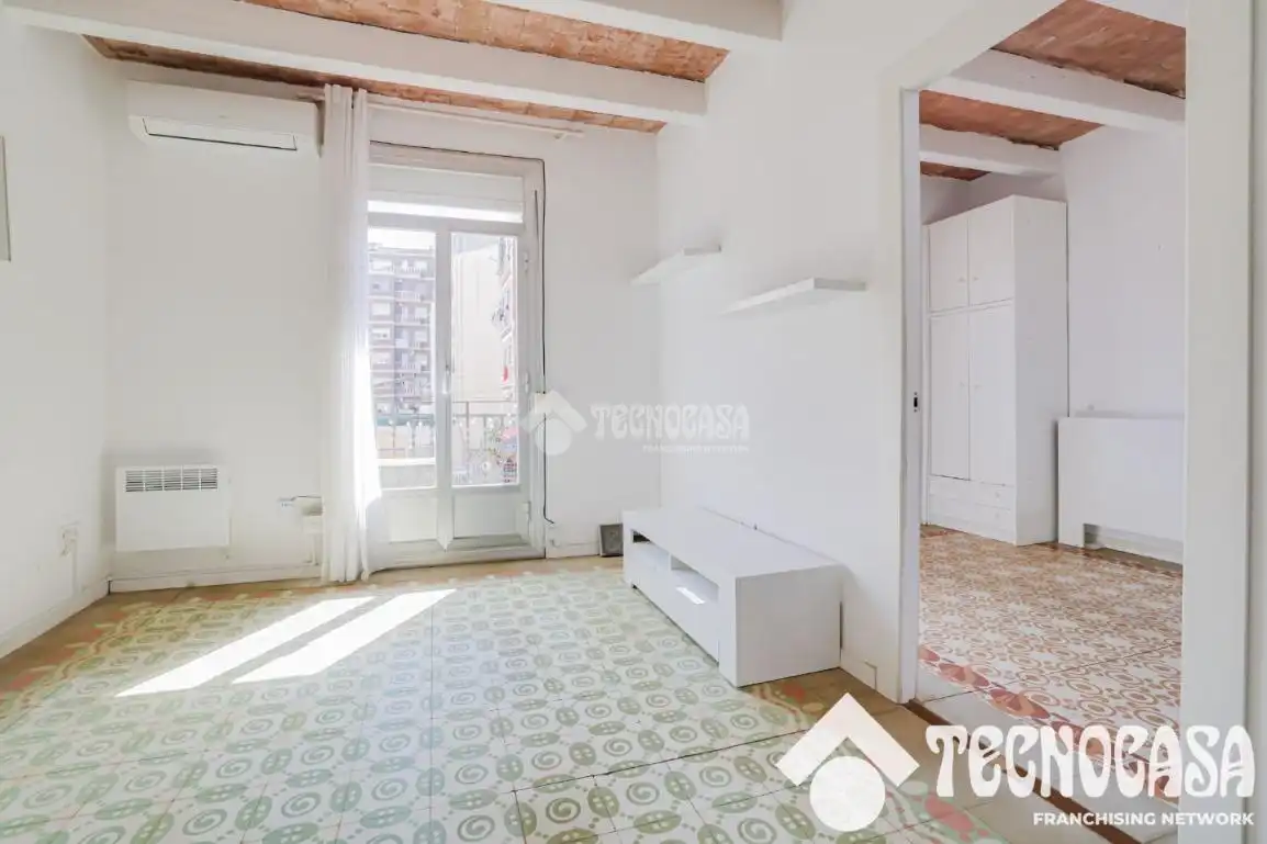Habitación de Piso en venta en Barcelona con Balcón