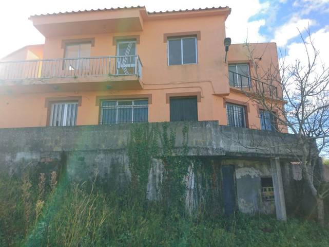 Casa-chalet en Venta en Lugar TELLA en Ponteceso