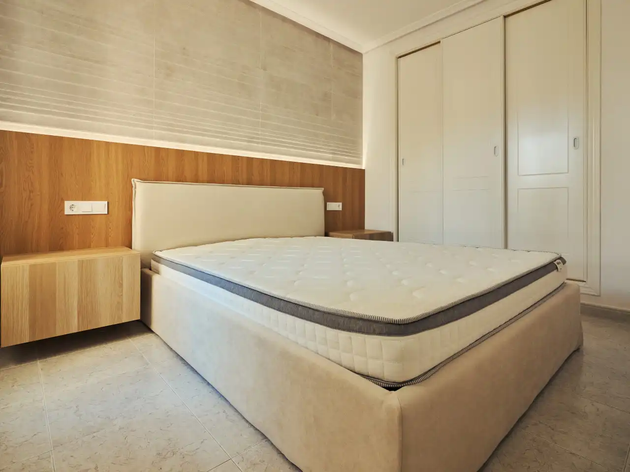 Habitación de Apartamento en venta en Orihuela con Aire acondicionado, Calefacción y Terraza