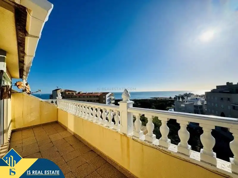 Penthouse with pool for sale in La Mata