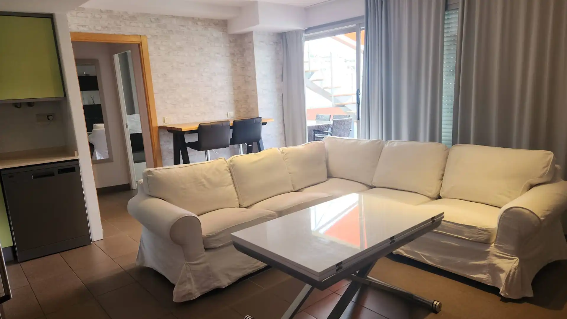 Wohnzimmer von Dachboden zum Verkauf in Calpe / Calp mit Klimaanlage, Heizung und Terrasse