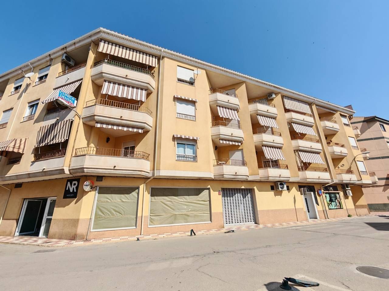 Vista exterior de Pis en venda en Huétor Tájar amb Aire condicionat, Calefacció i Terrassa